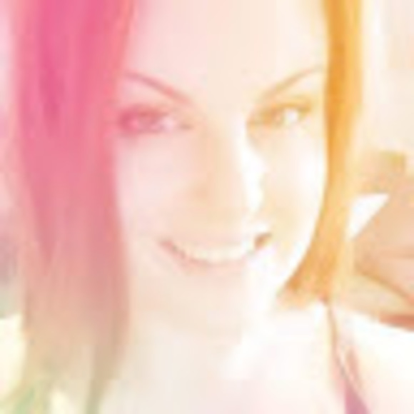 Meet your Posher, Karina - Picture 1 of 1